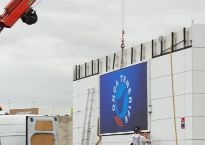 VENTA DE PANTALLA LED LUXORA MEDIA TIZON IMPRENTA ADEJE